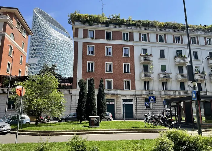 Regina By The Blue Twins s Milano